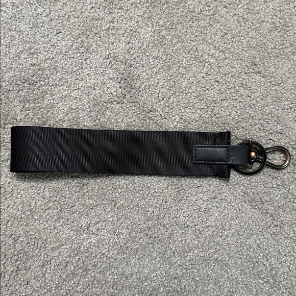 Lululemon Never Lost Black Keychain - Picture 2 of 4